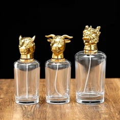 Naplniteľná fľaša s rozprašovačom na parfumy