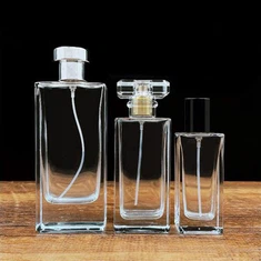 Naplniteľná fľaša s rozprašovačom na parfum